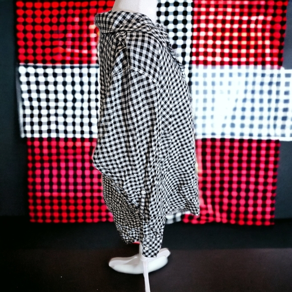 NWOT Lane Bryant Black Checkered Woman's Long Sleeve Top Size 24 - Picture 3 of 5